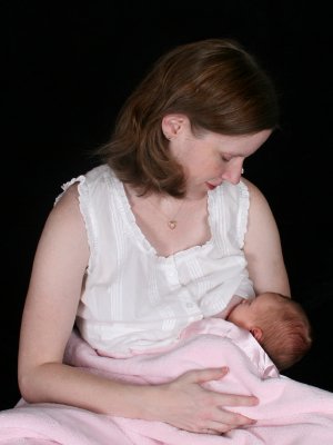 Getting Breastfeeding Off to a Good Start 8 mommy breastfeeding newborn