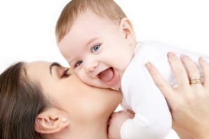 20 Tips for Bonding with Your Baby 8 mom bonding with baby